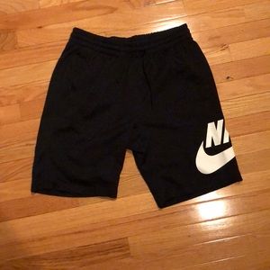 Nike SB performance athletic shorts size M